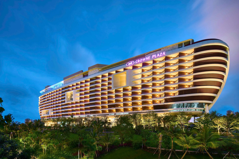Crowne Plaza Sanya Haitang Bay Resort by IHG — отель в Санье для семейного отдыха
