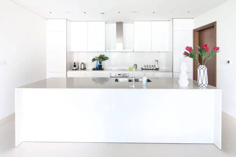 Stunning And Premium 3BR In The Heart Of City Walk — отель с удобным расположением в Дубае