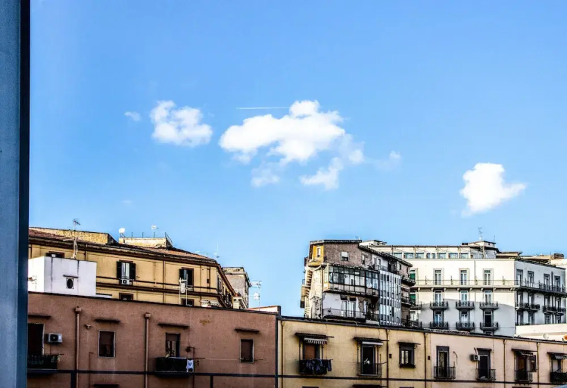 San Cosmo's Flat Naples Centre — забронировать отель в Неаполе
