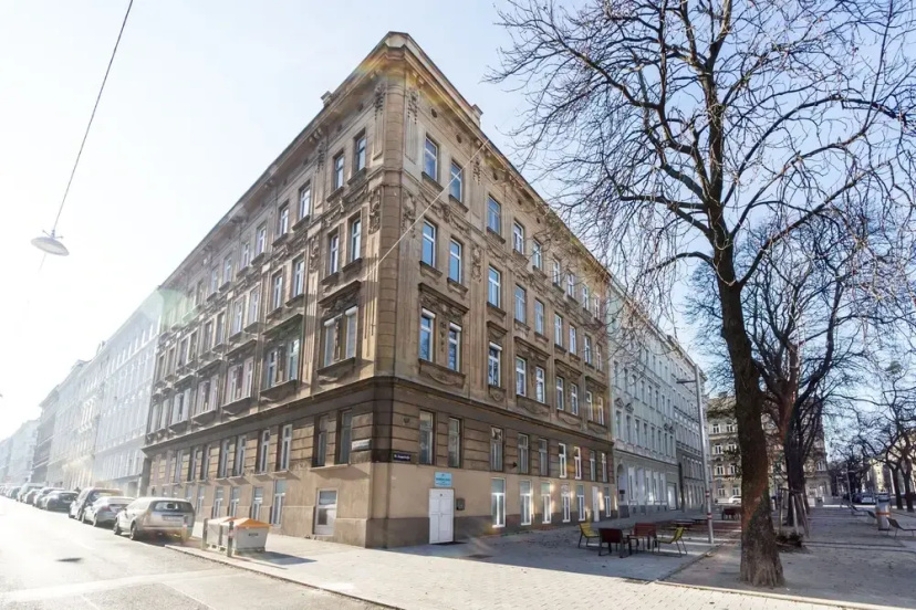 Beautiful & Cozy Apartment Near Rathaus — комфортный отель в вене