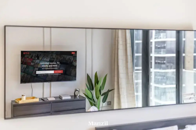 Elegant Studio w Balcony View Near Downtown Dubai — отель с удобным расположением в Дубае