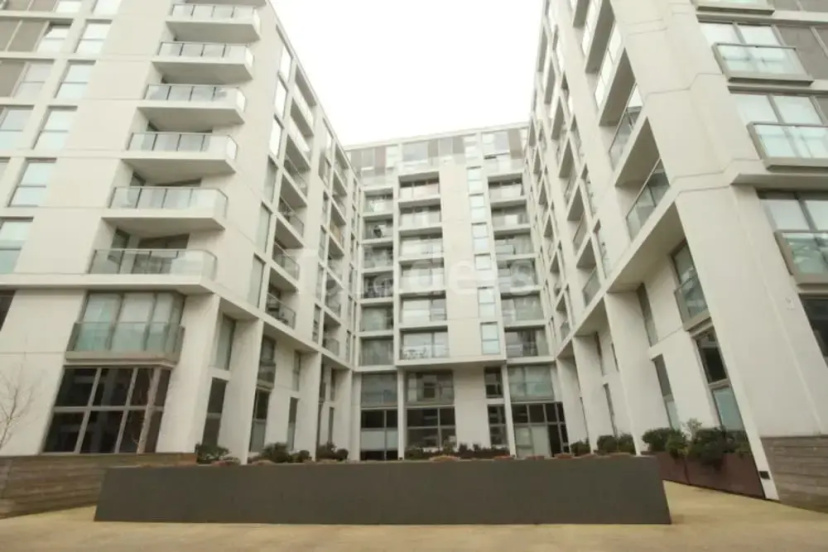 Red-Naxela Canary Wharf Apartments — комфортный отель в Лондоне