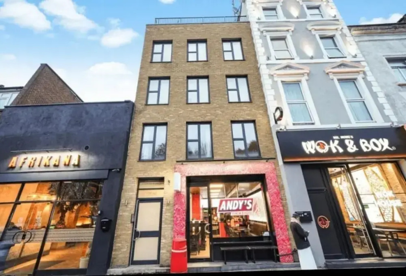 Modern, Central East London City Apartment — отель с удобствами в Лондоне