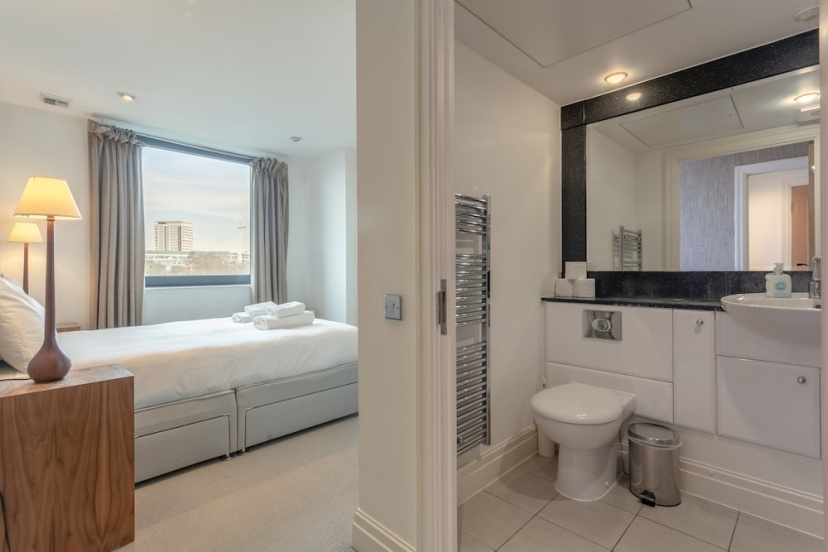 2 Bedroom Apartment in Central London — отель с удобным расположением в Лондоне