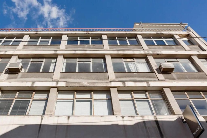 Explore Nightlife Near an Apartment With an Acropolis View — забронировать отель в Афины