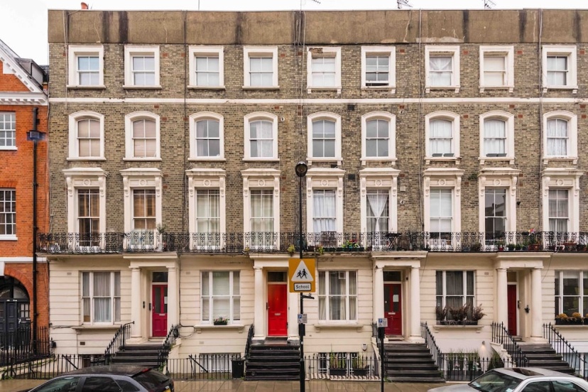 Bright and Modern Bayswater Apartment — отель с удобствами в Лондоне