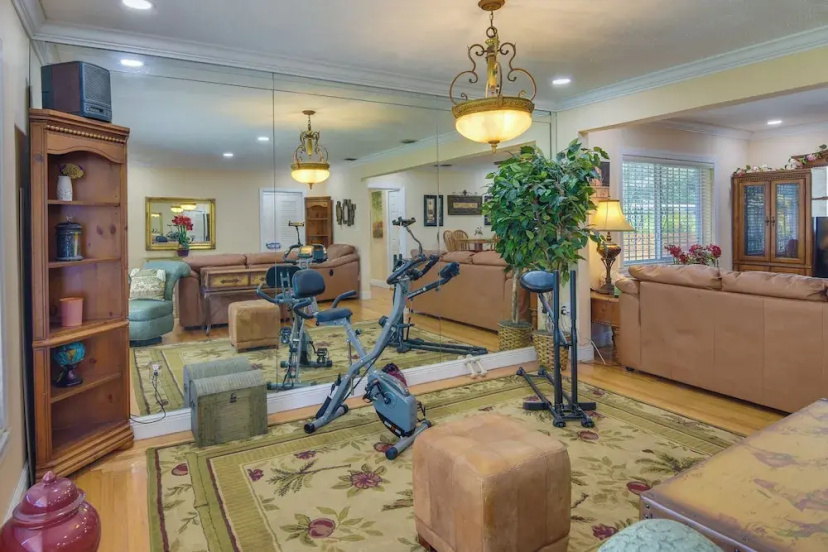Цены на El Portal Vacation Rental ~ 9 Mi to Miami! в Майами