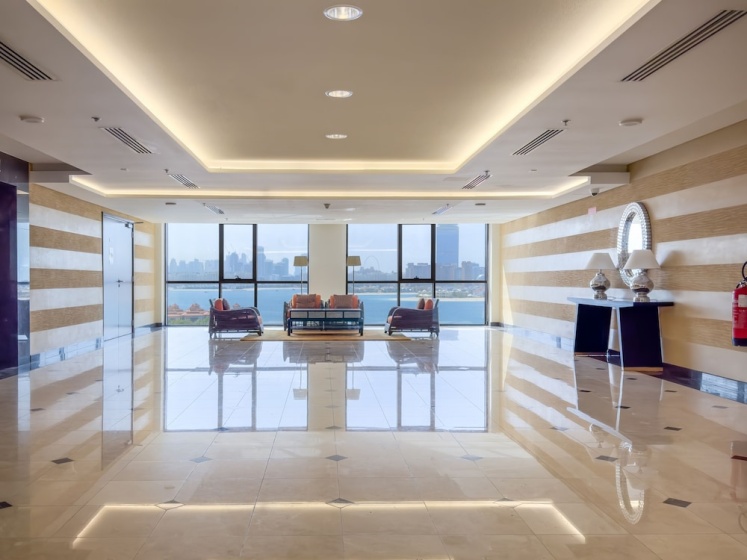 Luxury StayCation - Exquisite 1BR with Stunning Views on Palm Jumeirah — забронировать отель в Дубае