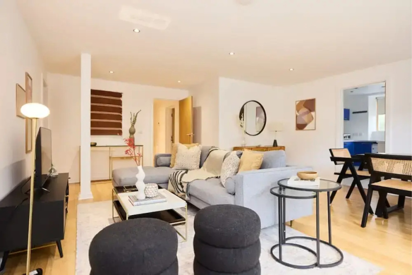 The Gwendolen Place - Contemporary 2bdr Flat w Terrace Balcony — отель в Лондоне, Соединенное Королевство