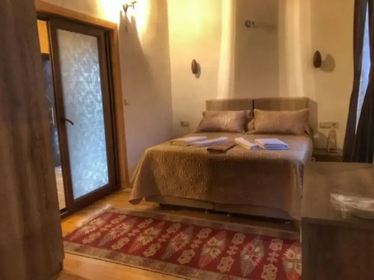 Сравните цены на Ipek Butik Otel в Чиралы