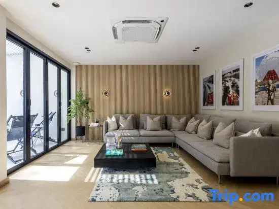 Цены на Luxury 5BR Pool Villa Patong TPSV 138 в Патонг