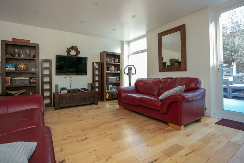 Clapham Junction House With Garden — забронировать отель в Лондоне