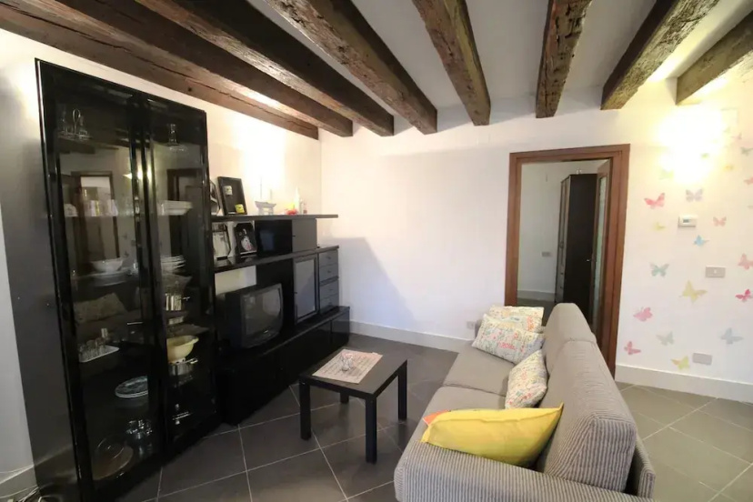 Venezianamente - Casa dei Leoni Canal — забронировать отель в Венеции