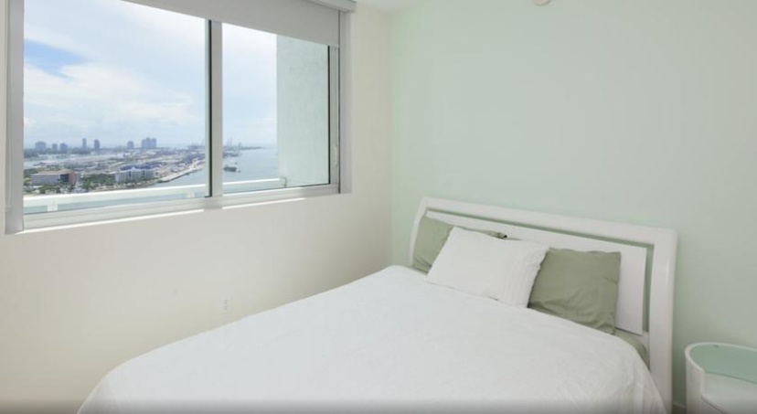Luxury Ocean View Downtown Miami — отель с удобствами в Майами