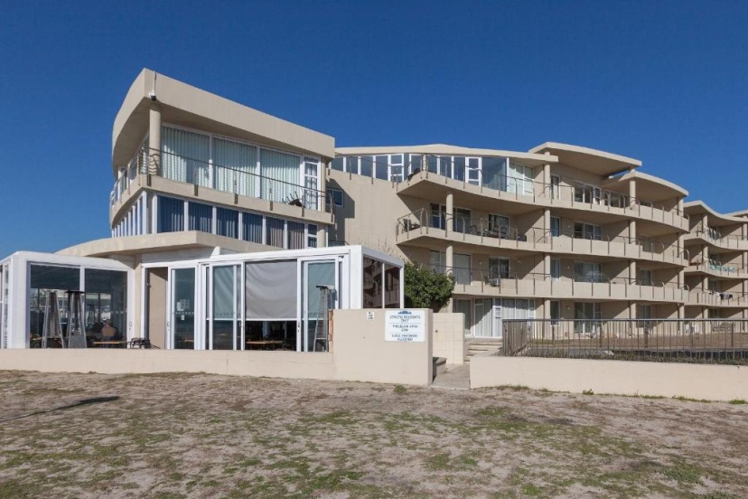 Lagoon Beach 237A by CTHA — отель с удобным расположением в Кейптауне