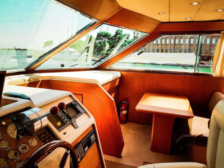 Yacht Diva — отель с удобствами в Венеции