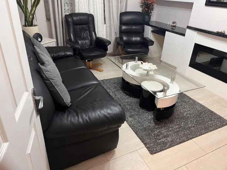 Цены на Immaculate 2-bed Apartment in Isleworth by River в Лондоне