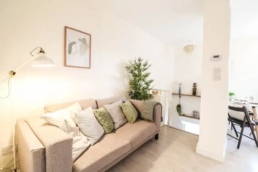 Right by Oval Station - 2 bed Flat Free Wifi — отзывы гостей и цены