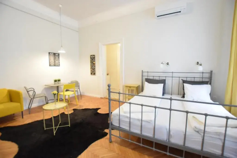 Standard Apartment by Hi5 - Chainbridge — отель с удобным расположением в Будапеште
