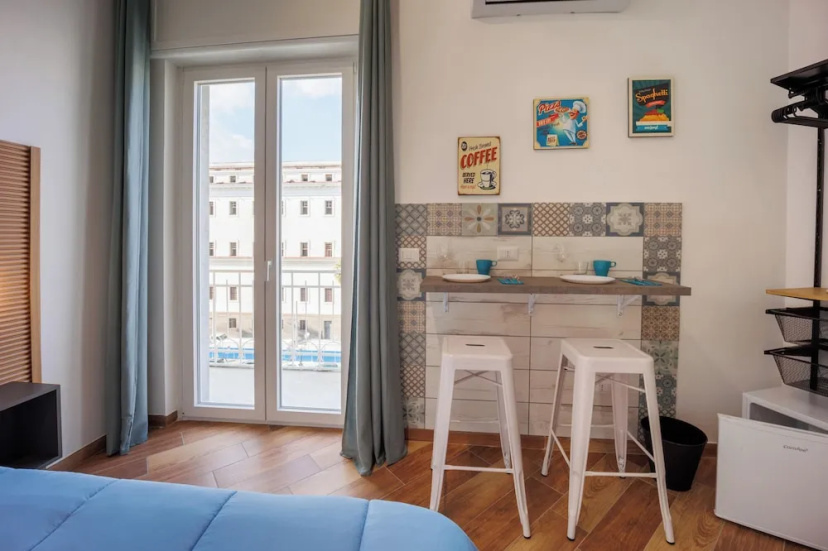 Tony Suites — отель с удобным расположением в Неаполе