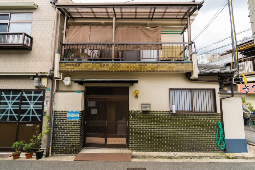 Tsuruhashi Japanese House — комфортный отель в Осаке