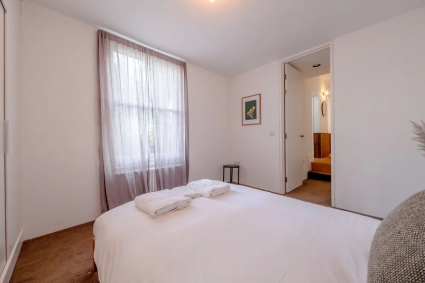Stylish & Light Victorian 2BD Flat - Holland Park — отзывы гостей и цены