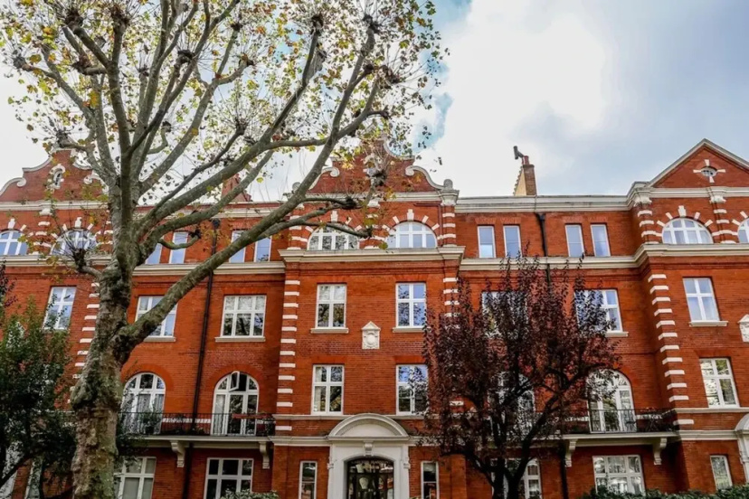 Stunning Maida Vale Apartment — отель с удобствами в Лондоне
