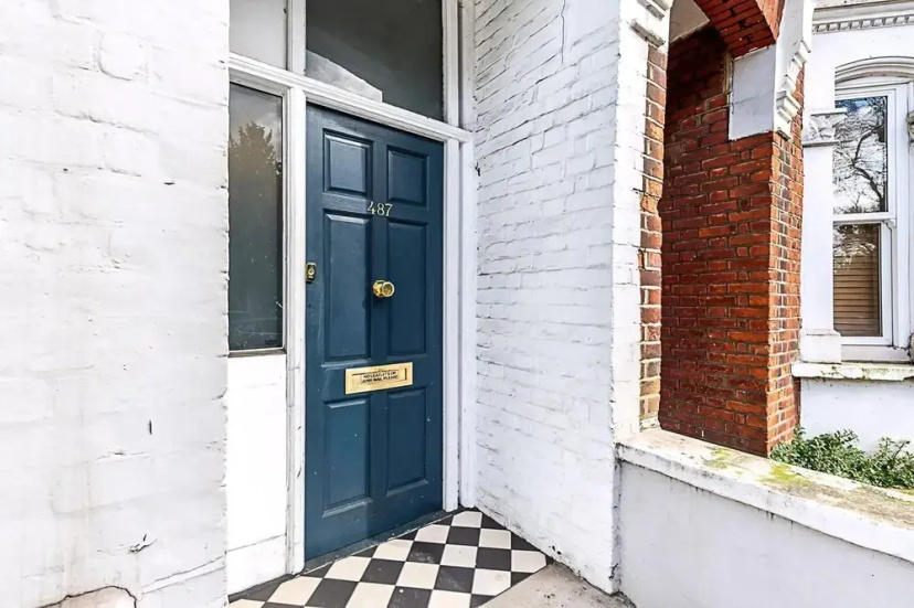 Lovely Bishops Park Flat — отель с удобным расположением в Лондоне
