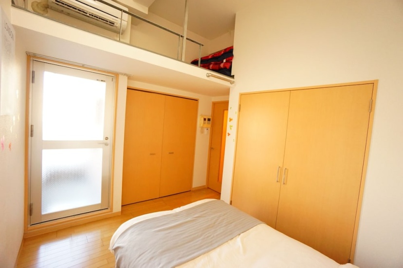 Terry's Apartment Namba South I — отель с удобствами в Осаке