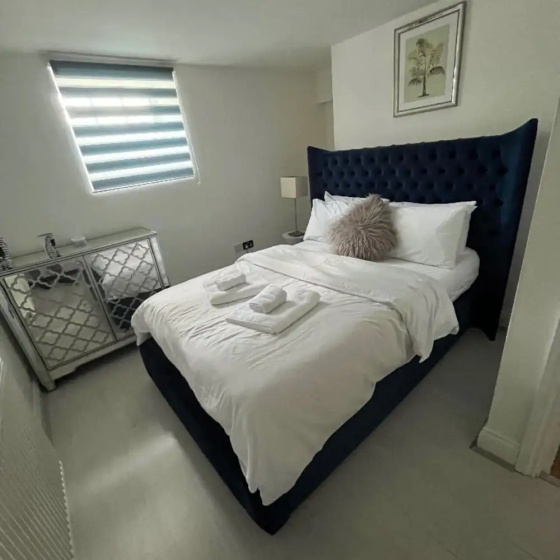 Spacious 2 Bedroom in Woolwich, 15 Minutes to 02 — комфортный отель в Лондоне