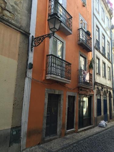 Цены на Passport Lisbon - Bairro Alto Apartments в Лиссабоне