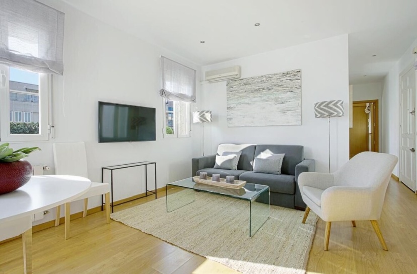 Beautifuly Decorated 2 Bd Apart With Private Terrace, Reina Sofia — забронировать отель в Мадриде