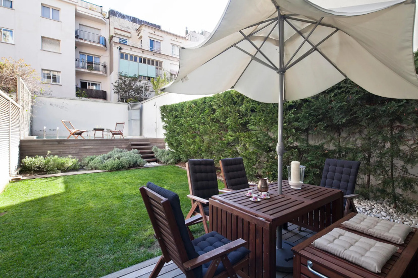 Pool Garden Apartments — комфортный отель в Барселоне