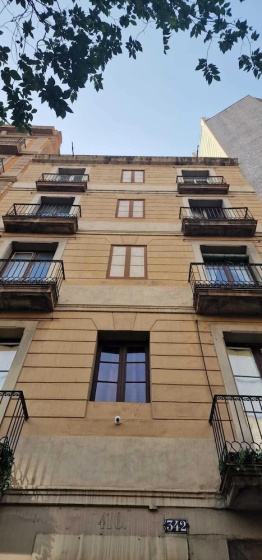 Clandestino Suites — отель с удобствами в Барселоне
