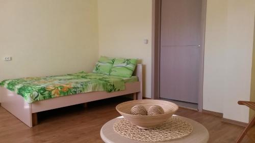 Цены на Guest House on Larkina 18 в Пскове