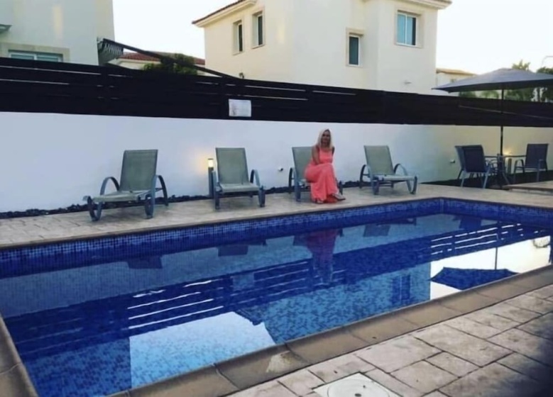 2 bed - Sleeps 6 - Private Pool - 5 Min To Beach — отзывы гостей и цены