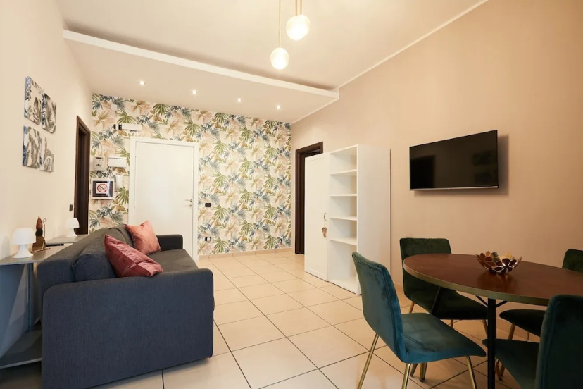 Цены на Vicky s Luxury Guesthouse by Napoliapartments в Неаполе