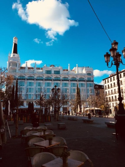 Apartments Madrid Las Letras — отель с удобным расположением в Мадриде