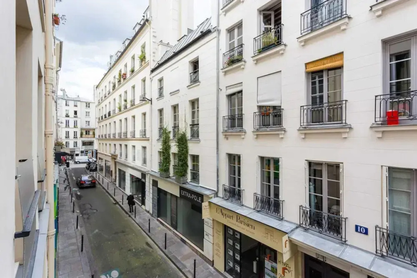 Цены на Lovely Apartment Montorgeuil 6P в Париже