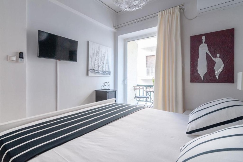 Kleio by Heloni Apartments — комфортный отель в Афины