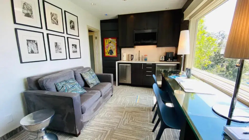 JETLINER VIEWS IN THE HOLLYWOOD HILLs — отель с удобствами в Лос-Анджелесе
