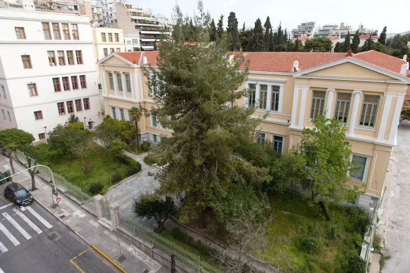 Apartment with Lovely View At Kolonaki — отель в Афины, Греция