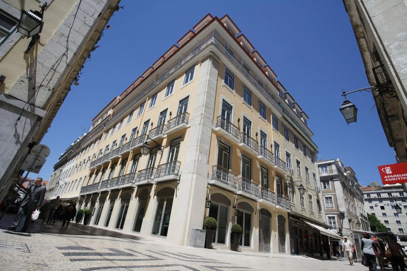 Hotel Santa Justa Lisboa — отель с удобствами в Лиссабоне