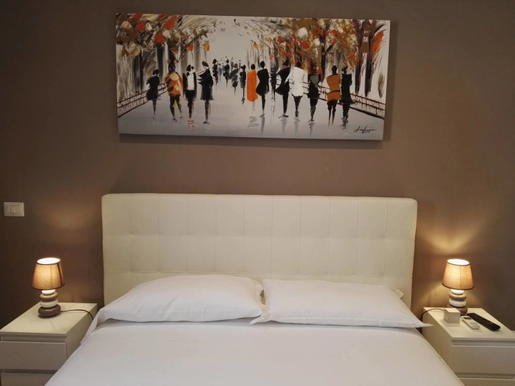 Tolli Rooms — отель с удобным расположением в Риме