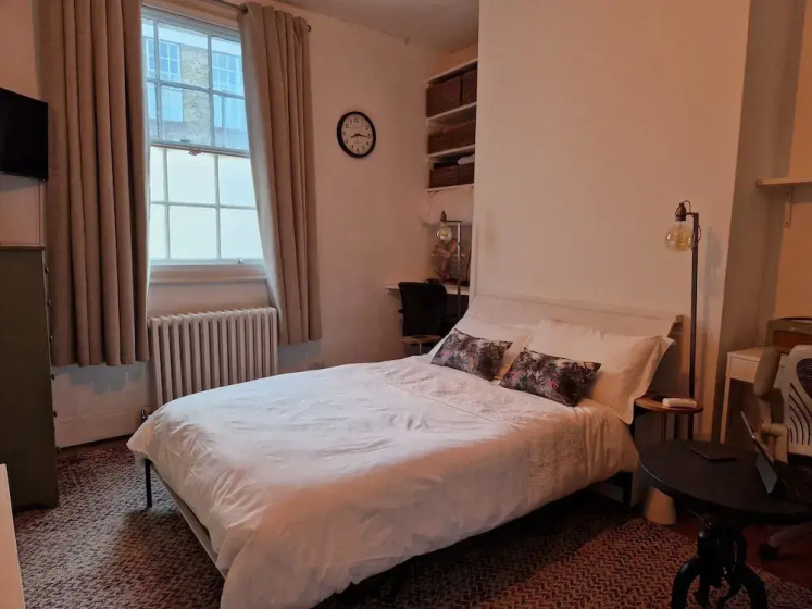 Цены на Charming 1-wall Bed Comfortable Studio in Nwlondon в Лондоне