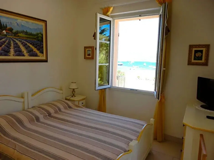 Villa Playa del Sol - B1e1 — забронировать отель в Сент-Тропезе