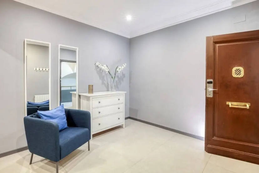 Lovely & Spacious 4bed Sleeps8 in BCN Center — отель в Барселоне, Испания