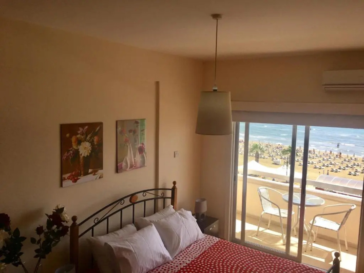 Alex Beach Apartment 33 — комфортный отель в Ларнака