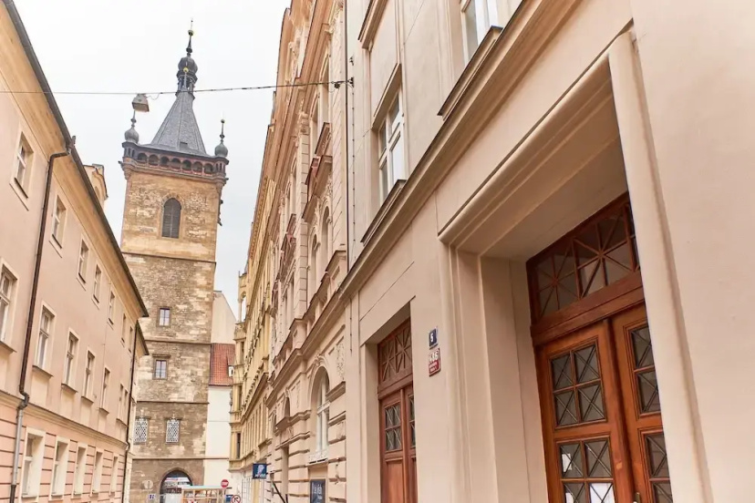 Wenceslas Square Royal Apartment — отель с удобствами в Праге