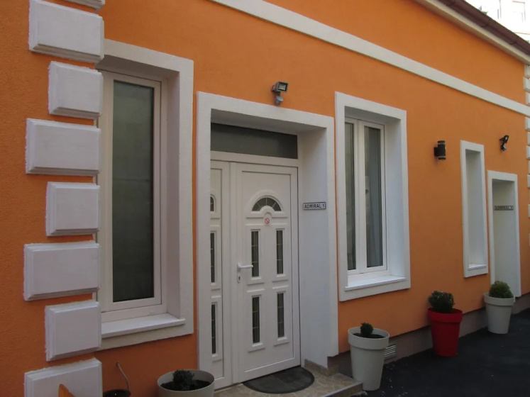 Admiral Apartments — отель с удобствами в Белграде